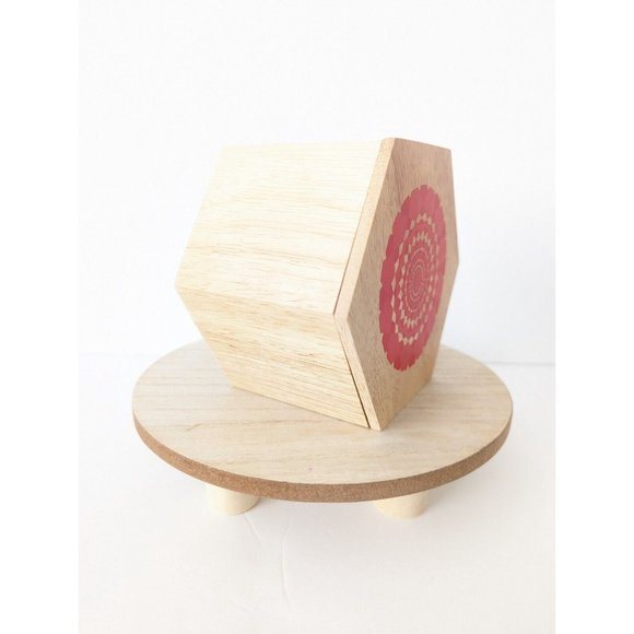 BoConcept Wooden Box w Print Geo Mandala Design Orange Red Hexagon Trinket NIB - Picture 2 of 7